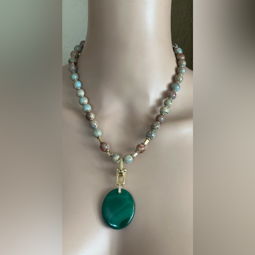 22 inch African Opal gemstone beads and Malachite necklace NWOT
